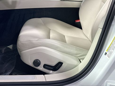 Used 2020 Volvo S60 T6 Momentum image 14