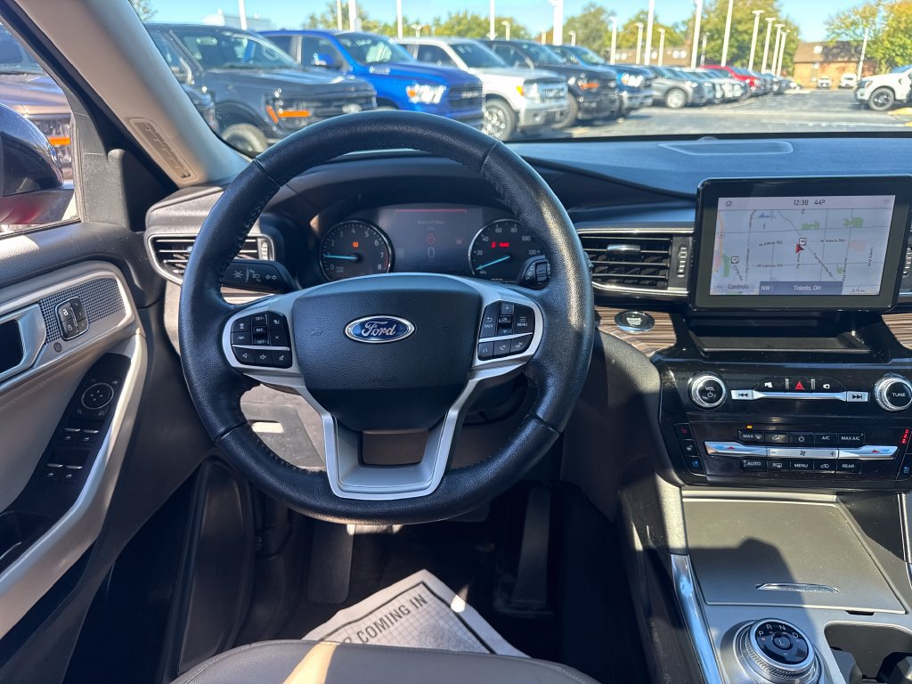 Used 2021 Ford Explorer Limited w/ Equipment Group 301A AWD/4WD image 22