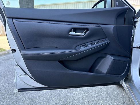 Used 2021 Nissan Sentra SV image 9