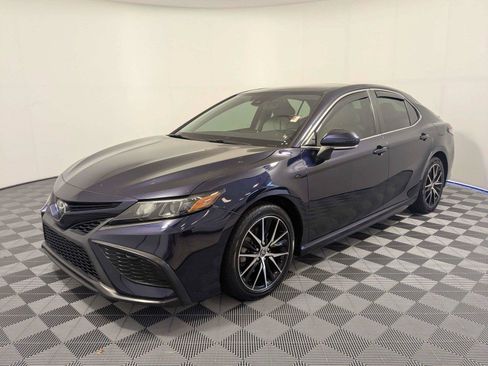 Certified 2022 Toyota Camry SE w/ Convenience Package FWD image 2