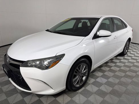 Used 2017 Toyota Camry SE FWD image 7