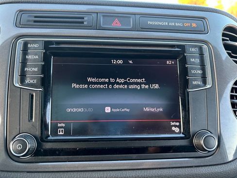 Used 2017 Volkswagen Tiguan Wolfsburg Edition image 23