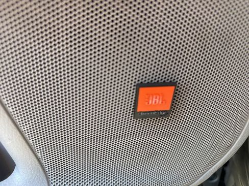 Used 2016 Toyota Highlander Limited image 10