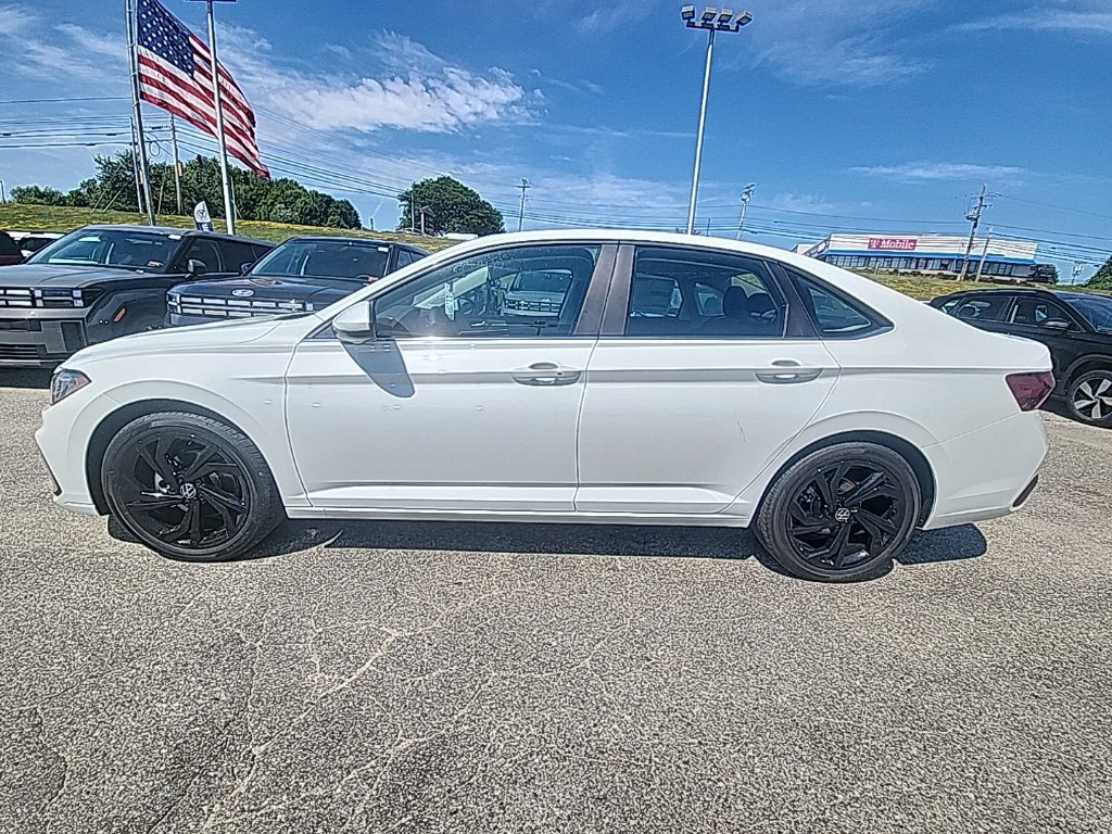 New 2026 Volkswagen Jetta SE FWD image 4