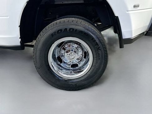 New 2026 RAM 3500 Tradesman AWD/4WD image 17