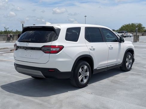 Used 2024 Honda Pilot EX-L image 4