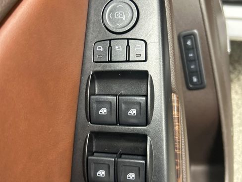 Used 2016 Chevrolet Tahoe LTZ AWD/4WD image 9