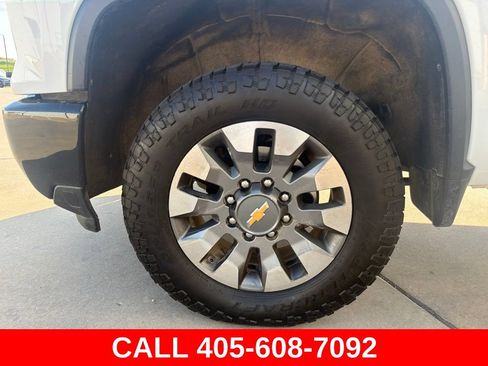 Used 2024 Chevrolet Silverado 2500 Custom w/ Custom Value Package AWD/4WD image 9