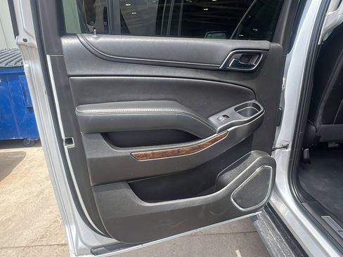 Used 2019 Chevrolet Suburban LT AWD/4WD image 15