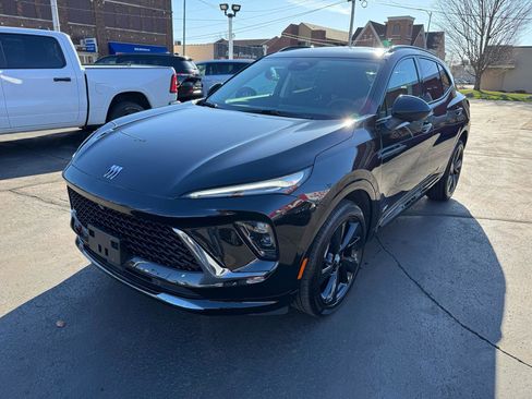 Used 2025 Buick Envision Sport Touring image 1