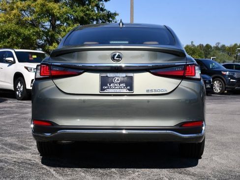 New 2025 Lexus ES 300h w/ Luxury Package image 6