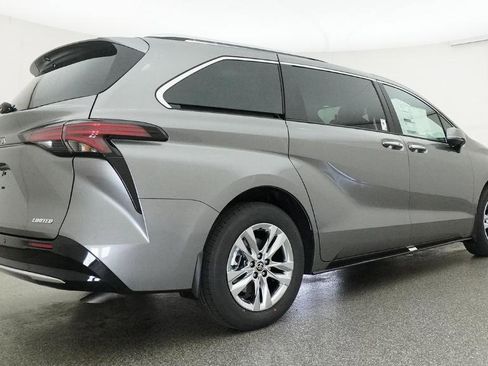 New 2026 Toyota Sienna Limited image 22