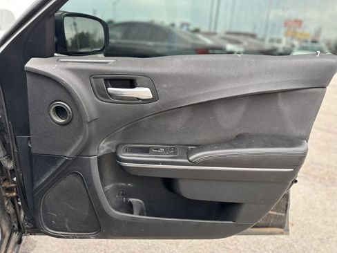 Used 2017 Dodge Charger SE RWD image 22