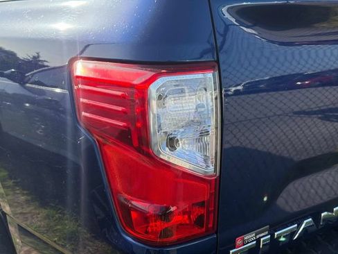 Used 2017 Nissan Titan SL AWD/4WD image 9