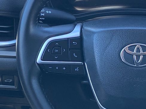Certified 2025 Toyota Grand Highlander AWD image 18
