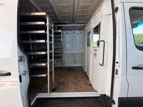 Used 2021 Mercedes-Benz Sprinter 2500 image 18