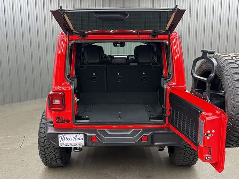 Used 2025 Jeep Wrangler Unlimited Sahara w/ Safety Group AWD/4WD image 18