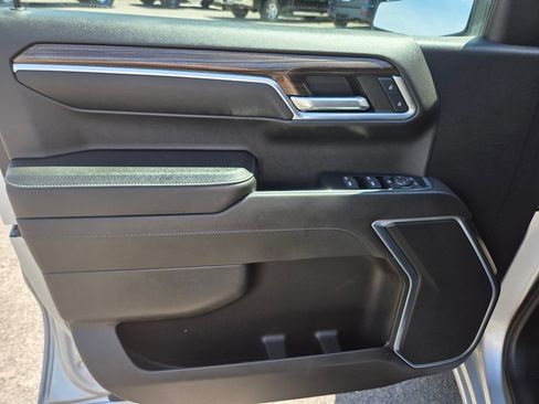 Used 2022 Chevrolet Silverado 1500 LT AWD/4WD image 13