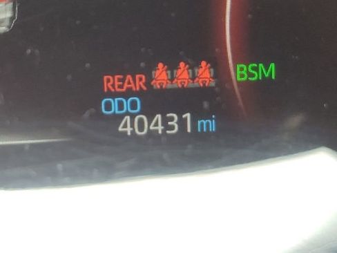 Used 2025 Toyota RAV4 XLE FWD image 3
