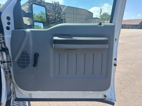 Used 2015 Ford F350 XL w/ Snow Plow Prep Package image 21