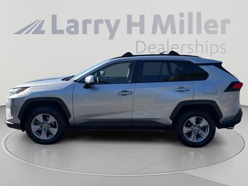 Used 2023 Toyota RAV4 XLE AWD/4WD image 2
