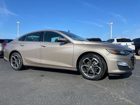 Used 2023 Chevrolet Malibu LT FWD image 2
