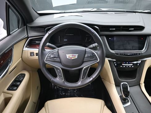 Used 2018 Cadillac XT5 Premium Luxury image 23
