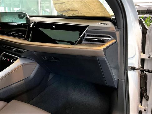 Used 2025 Audi Q5 Premium Plus image 19