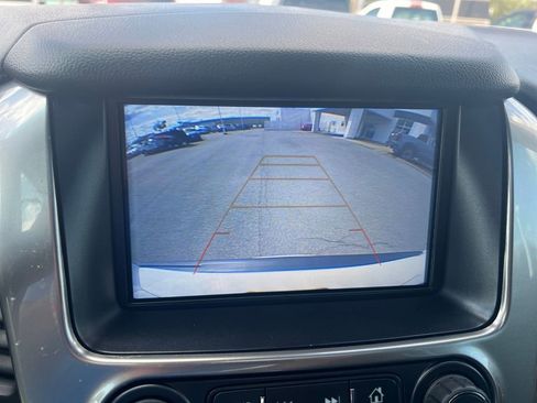 Used 2019 Chevrolet Suburban Premier image 17