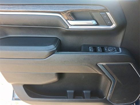 Used 2024 GMC Sierra 1500 SLE image 12