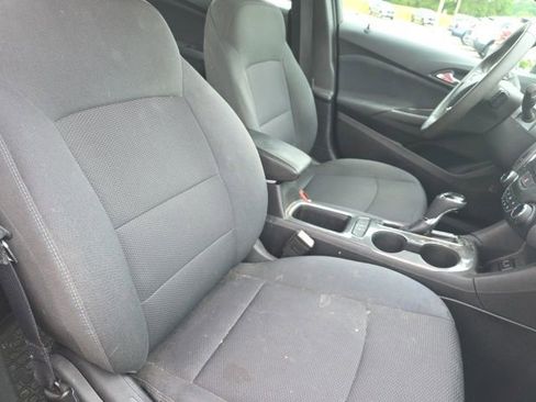 Used 2019 Chevrolet Cruze LT w/ Convenience Package FWD image 12