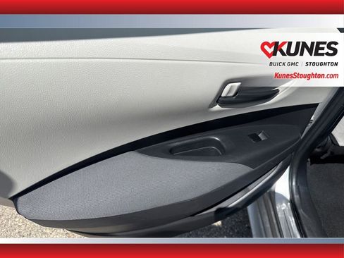 Used 2022 Toyota Corolla LE FWD image 35