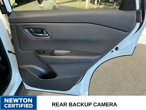 Used 2025 Nissan Rogue S FWD image 23
