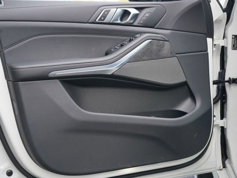 New 2026 BMW X5 xDrive40i w/ M Sport Package image 9