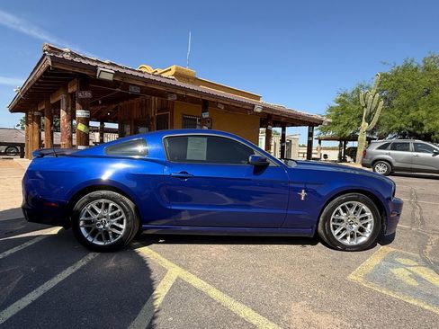 Used 2013 Ford Mustang Premium RWD image 8