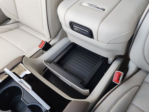 New 2026 GMC Yukon XL Denali w/ Sun & Power Step Package image 39