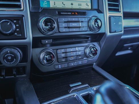 Used 2016 Ford F150 Platinum w/ Equipment Group 701A Luxury image 20