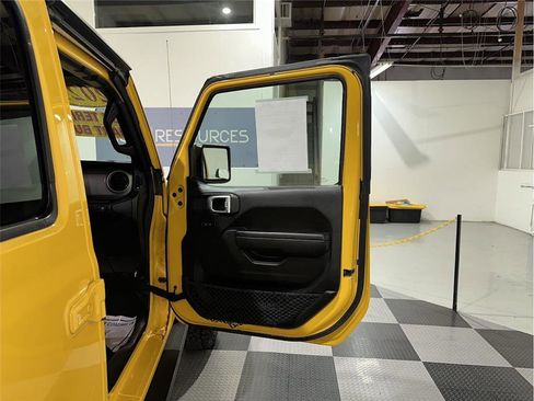 Used 2021 Jeep Wrangler Unlimited Willys image 29