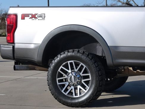 Used 2019 Ford F250 Lariat w/ Lariat Ultimate Package image 16