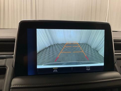 Used 2024 Chevrolet Suburban LT image 20