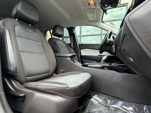 Used 2025 Chevrolet Trax LT w/ LT Convenience Package FWD image 21