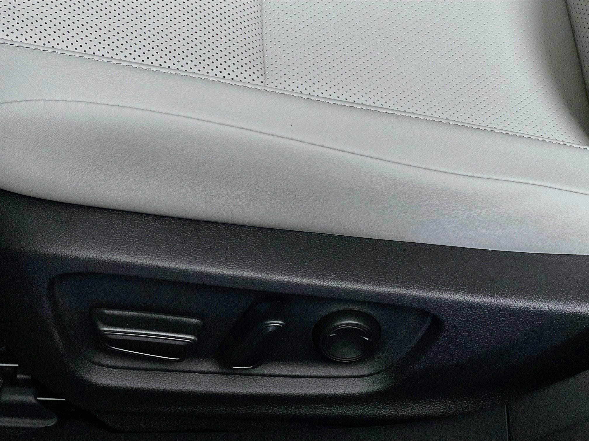 New 2027 Toyota Prius XLE FWD image 15