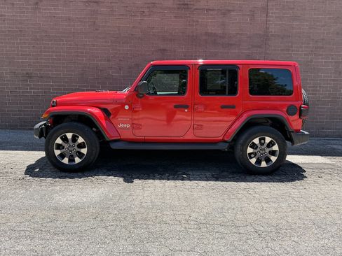 Used 2020 Jeep Wrangler Unlimited Sahara w/ Uconnect 4C Nav & Sound Group AWD/4WD image 3