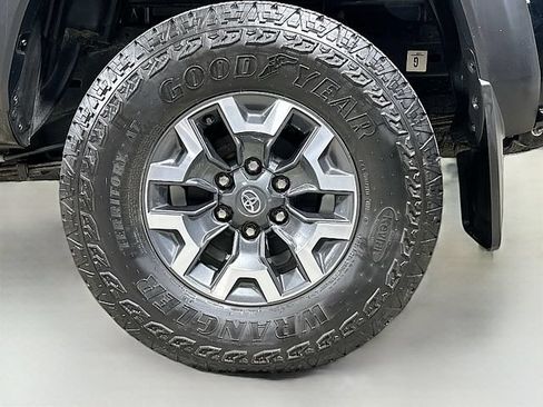 Used 2023 Toyota Tacoma TRD Off-Road AWD/4WD image 30
