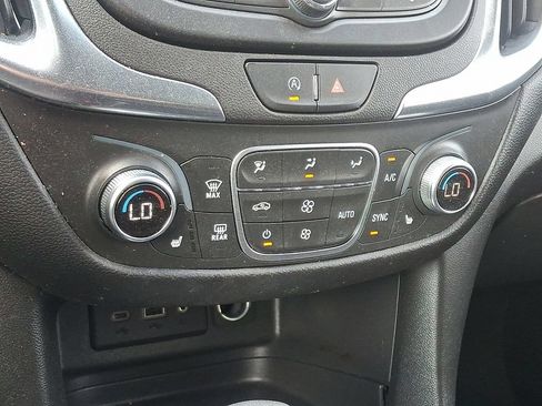 Used 2024 Chevrolet Equinox LT AWD/4WD image 15