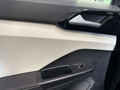 New 2026 Volkswagen Taos S image 12