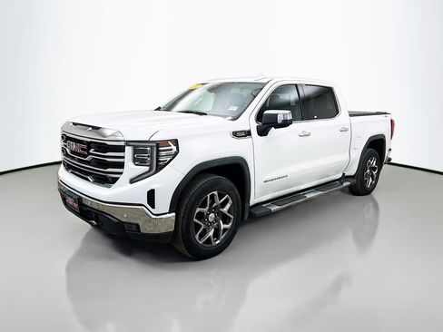 Used 2022 GMC Sierra 1500 SLT w/ SLT Premium Plus Package AWD/4WD image 3