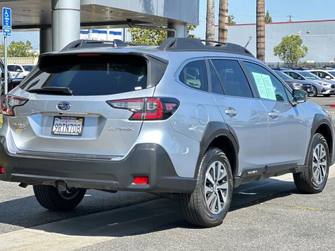 Certified 2025 Subaru Outback Premium image 4