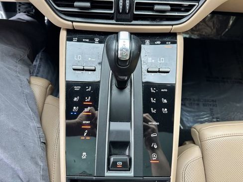 Used 2022 Porsche Macan S AWD/4WD image 23