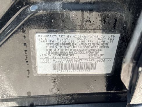 Used 2019 Nissan Kicks S FWD image 12
